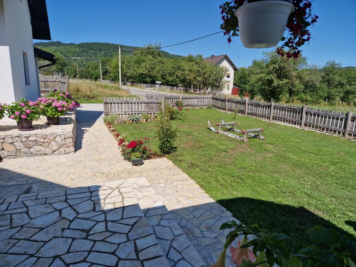 Plitvice Apis Villa Korenica Exterior photo