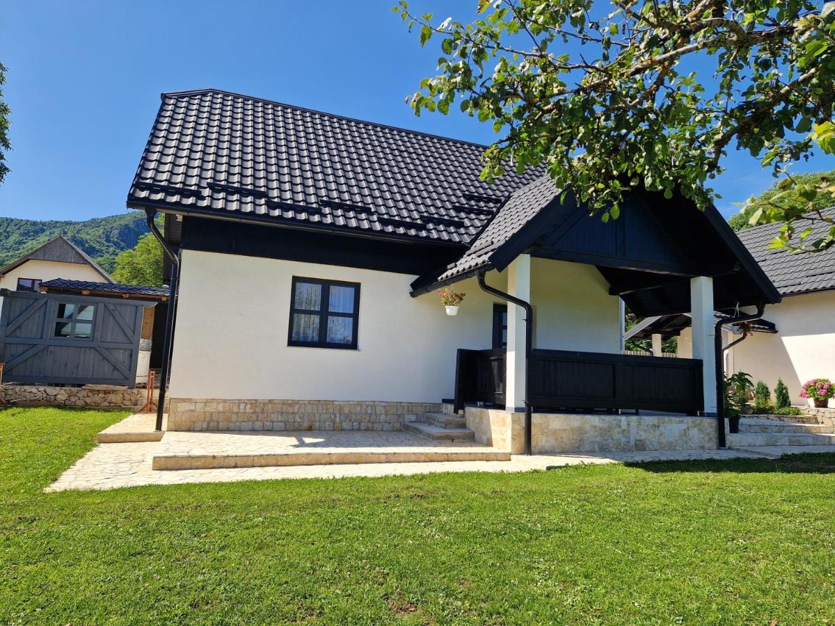 Plitvice Apis Villa Korenica Exterior photo