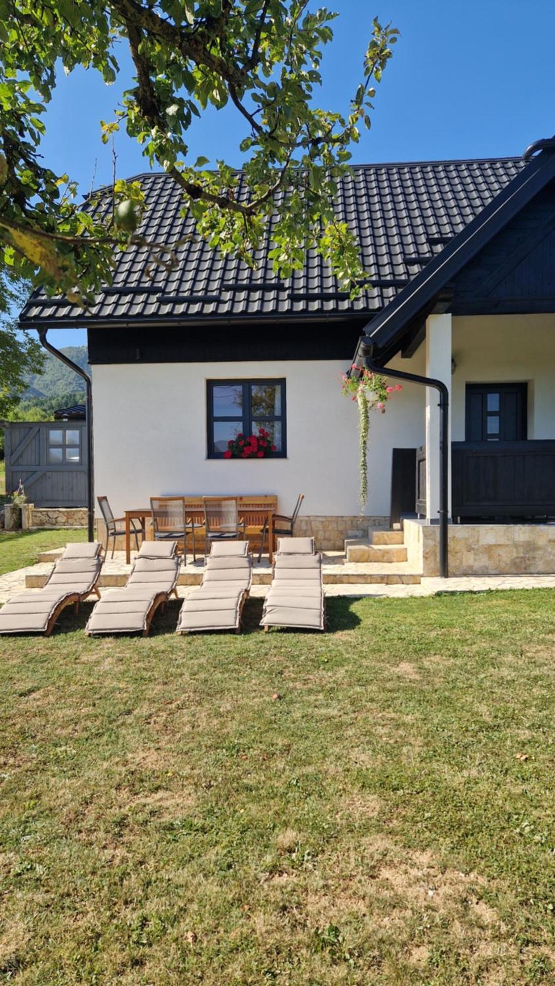 Plitvice Apis Villa Korenica Exterior photo