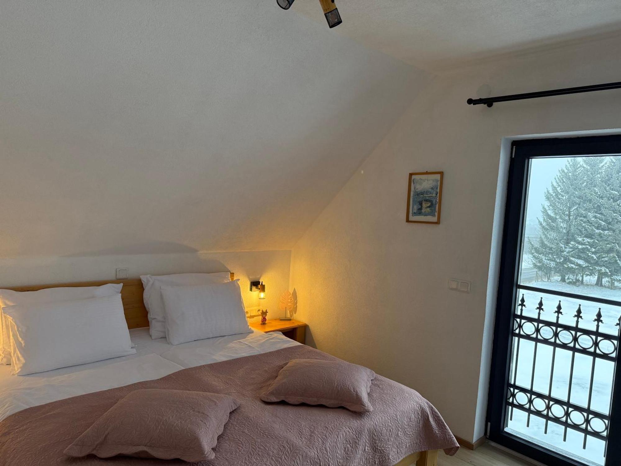 Plitvice Apis Villa Korenica Exterior photo